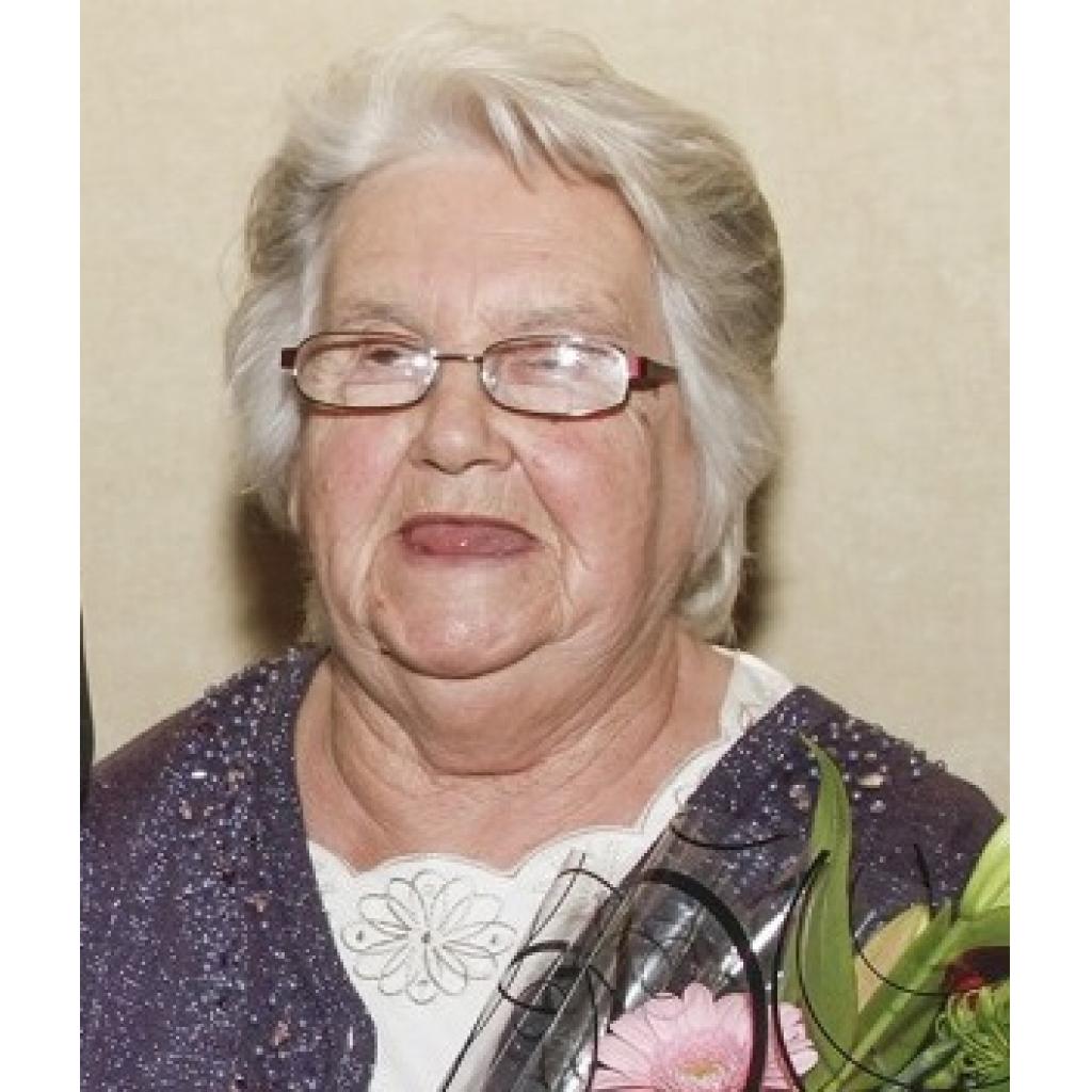 Much-loved Lesley Robinson dies