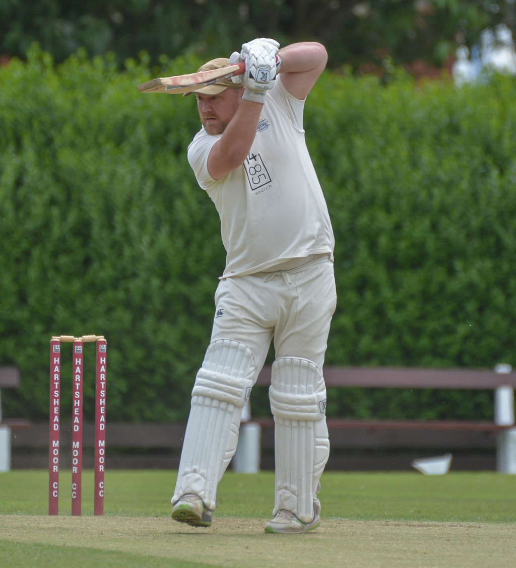 Scholes' Joe Carter scores back-to-back half centuries but